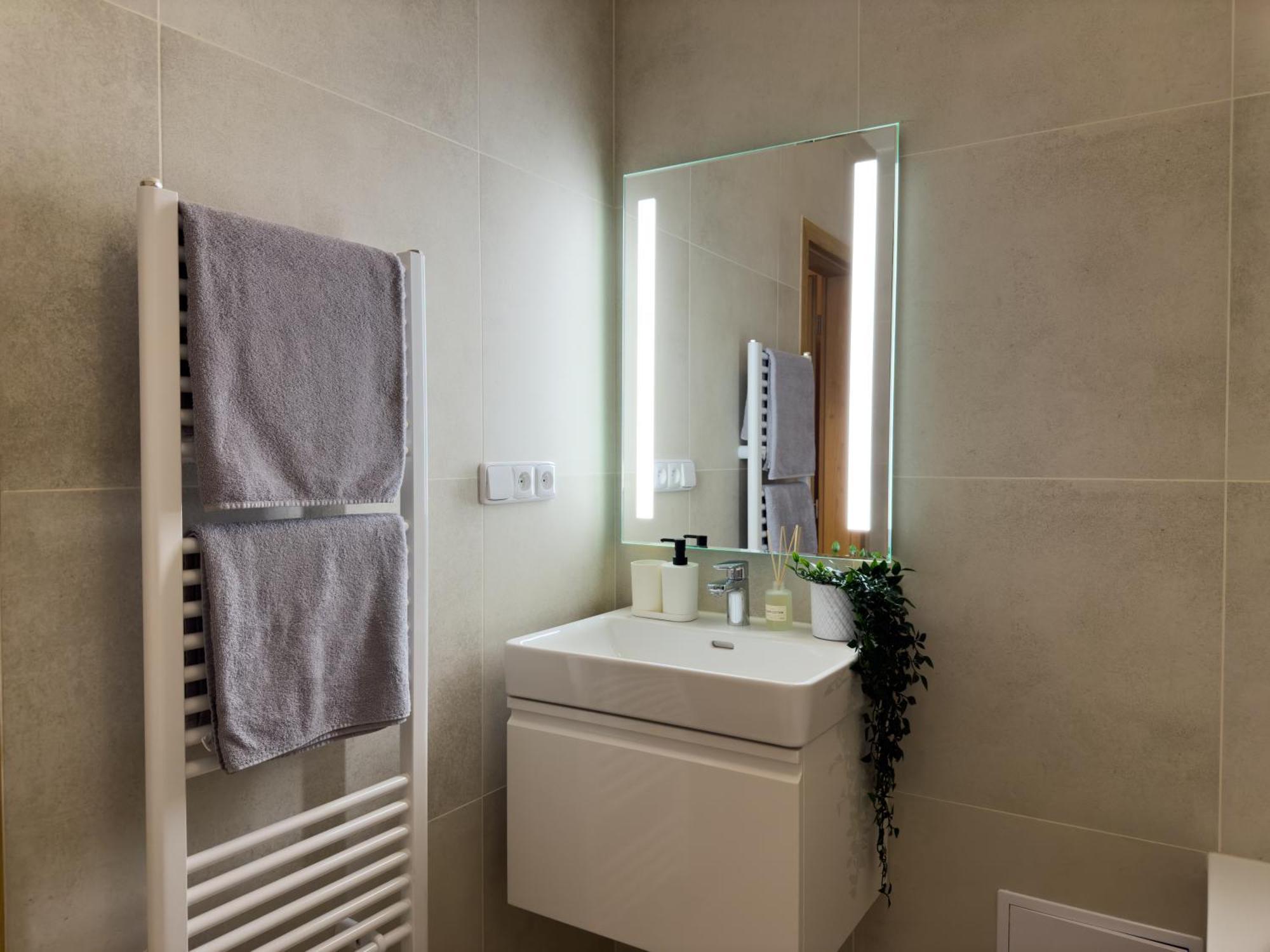 100m2 Wenceslas Comfort, 3bdr With Netflix * Praga