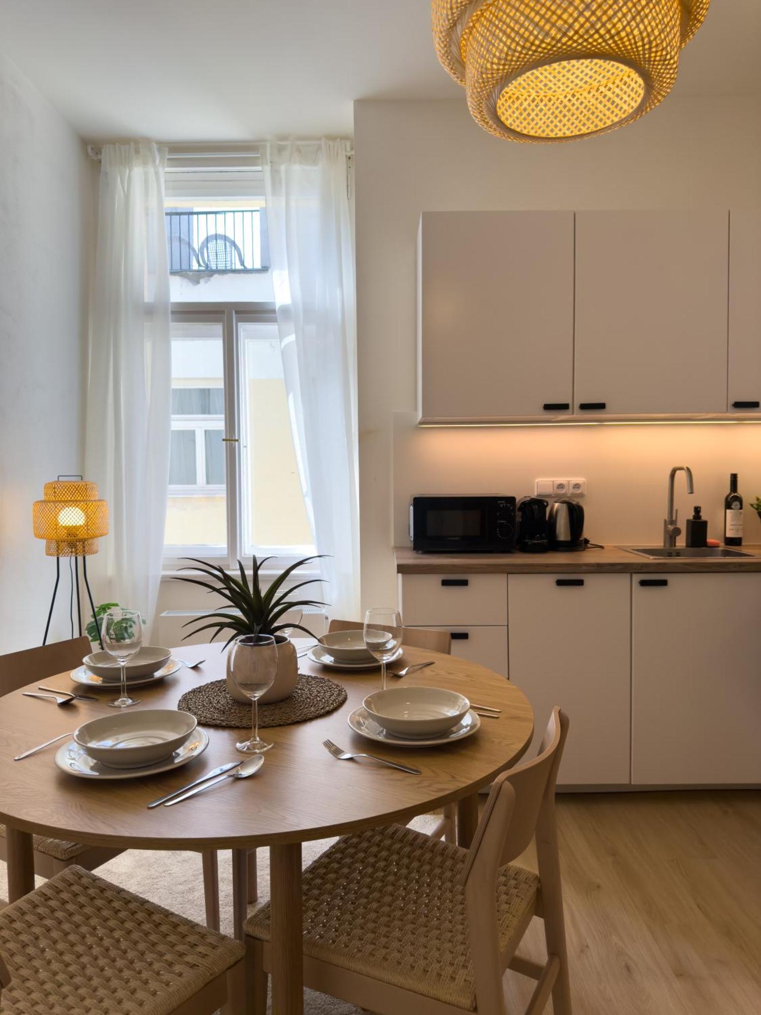 100m2 Wenceslas Comfort, 3bdr With Netflix * Praga
