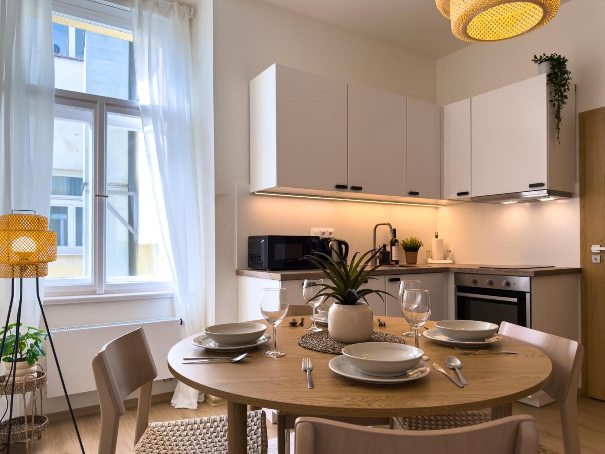 100m2 Wenceslas Comfort, 3bdr With Netflix Appartamento
